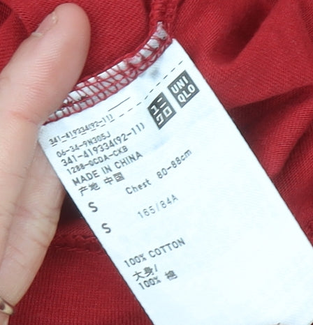 Uniqlo Men Red Line Friends Graphic Cotton Crew Neck T-Shirt Size S