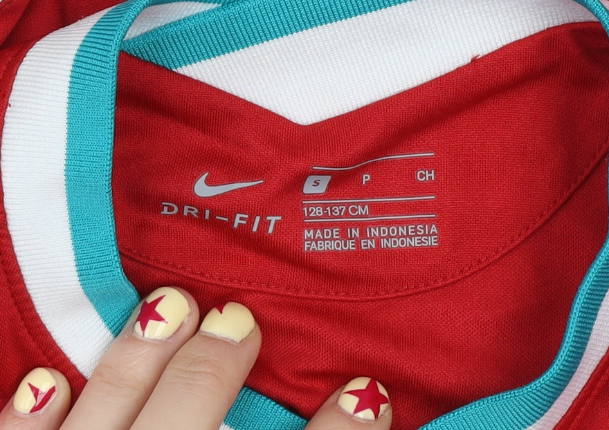 Nike Boys Red Liverpool FC Dri-Fit Short Sleeve Football Jersey S 128-137cm