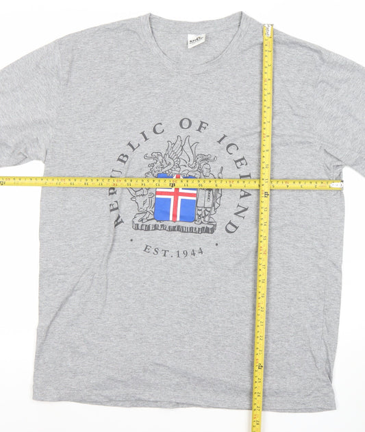 Shop Icelandic Men's Grey L Flag Graphic Cotton T-Shirt