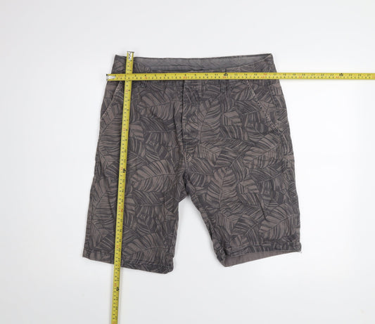 H&M Divided Men's Grey Leaf Print Chino Shorts Size 32 Regular Fit