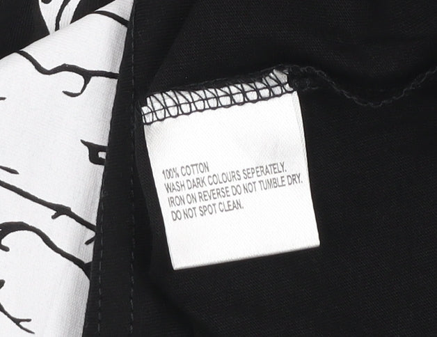 Rum Knuckles Men's Black Skull Skateboard Graphic T-Shirt Size S