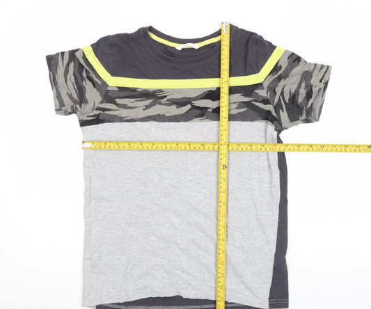 Marks and Spencer Boys Grey Camouflage Short Sleeve Cotton T-Shirt 2-3 Years