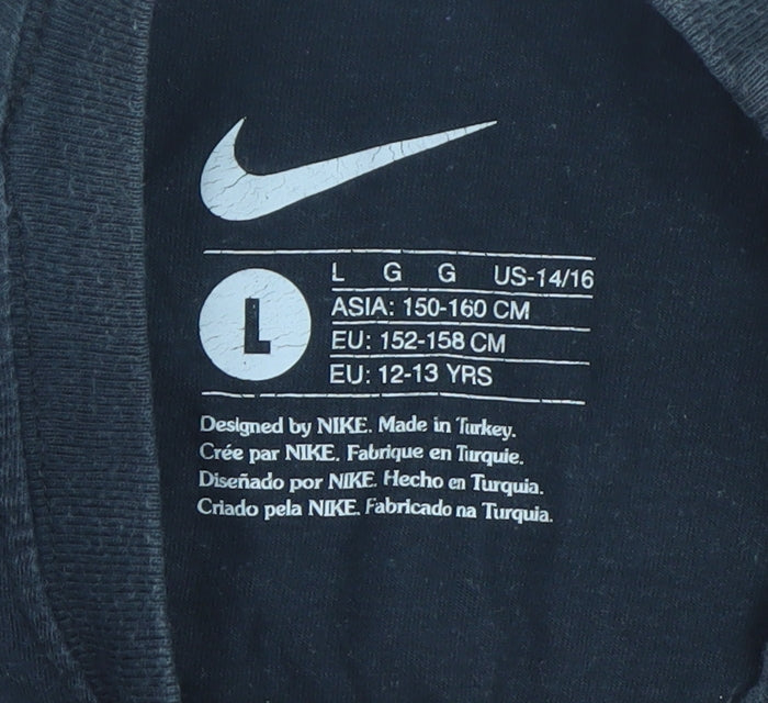 Brand and care label for Nike Teens Black Red Drip Logo Graphic Short Sleeve Crew Neck T-Shirt L