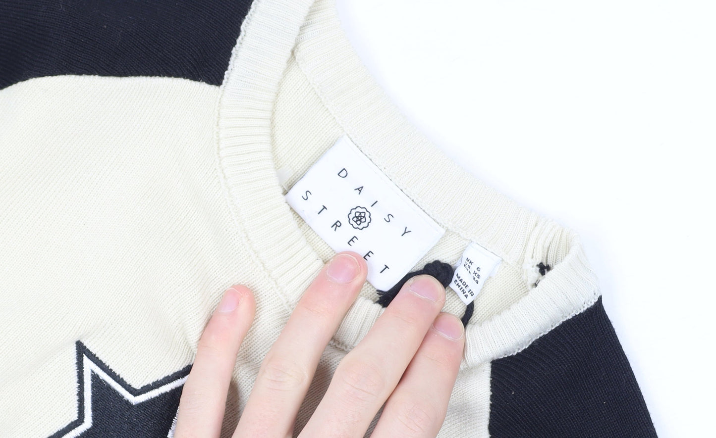 Daisy Street Women's Beige Black Cropped Raglan Star Knit Top XS