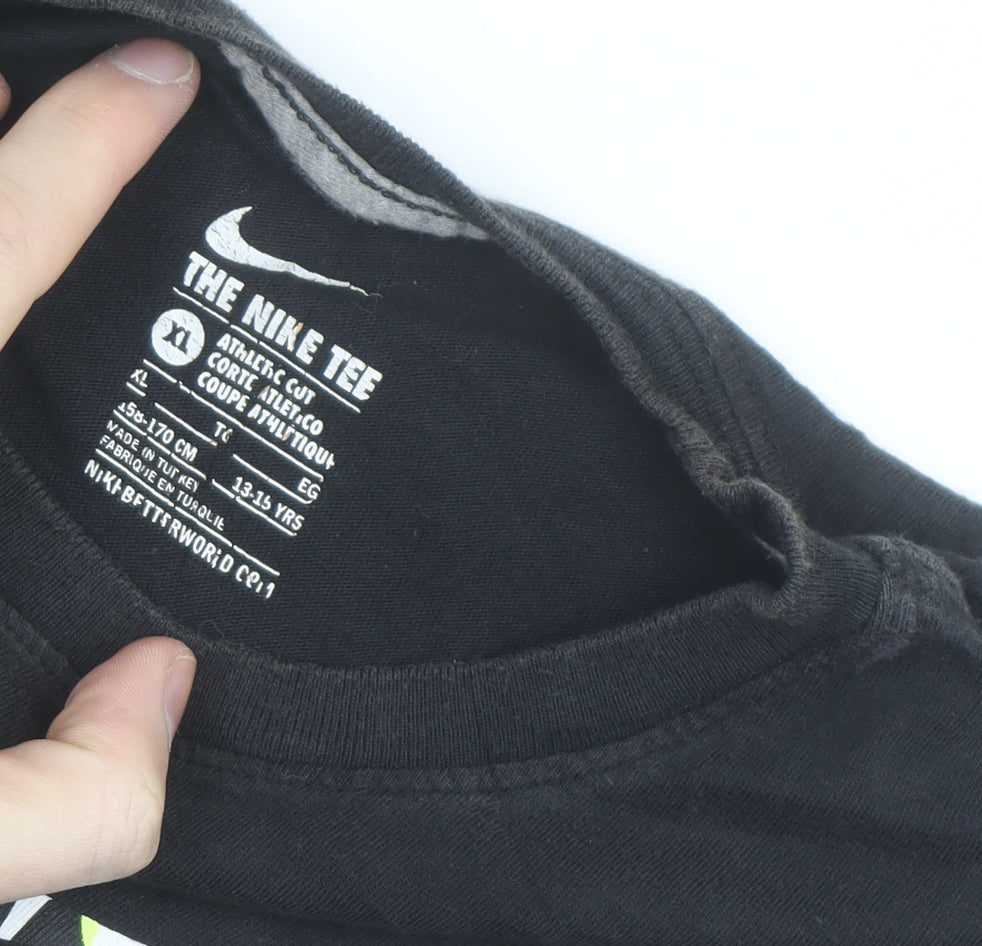 Nike Teens Black XL Athletic Fit Graphic Logo T-Shirt
