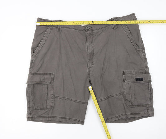 Wrangler Men's Grey Relaxed Fit Cargo Shorts Size 42