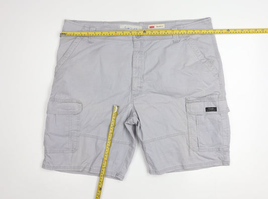 Wrangler Men's Grey Relaxed Fit Cargo Shorts Size 42