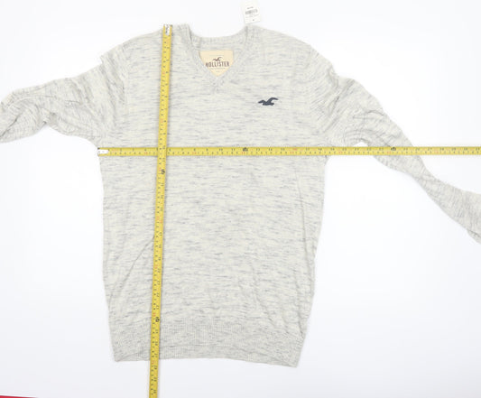Hollister Men's Grey V-Neck Pullover Jumper Medium