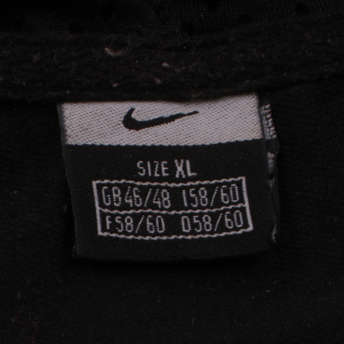 Close-up detail of Nike boys’ black full zip hoodie xl lightweight sportswear