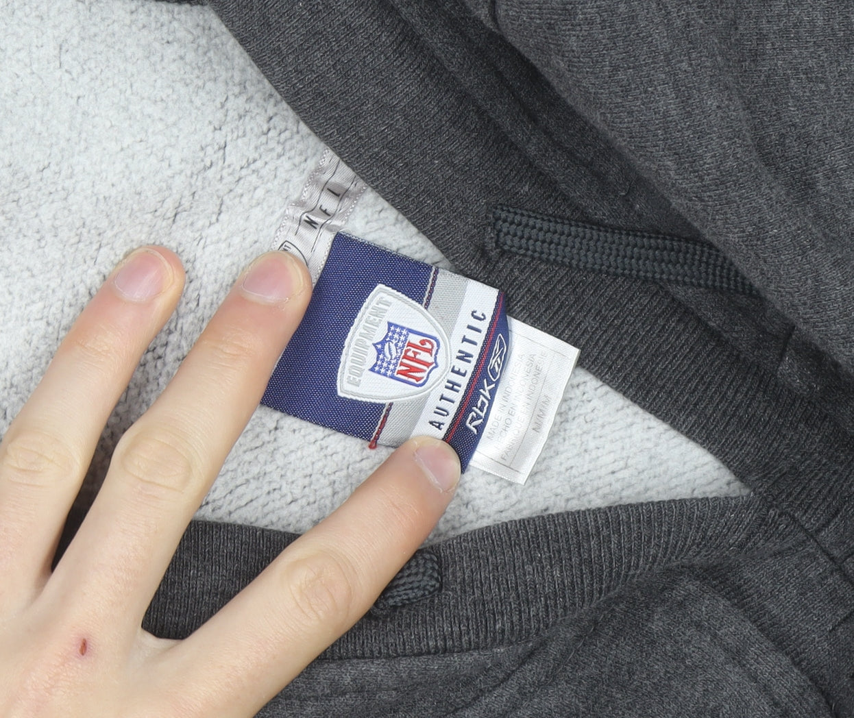 Reebok Men’s Grey Miami Dolphins Pullover Hoodie Size L Sports NFL