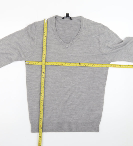 Cedar Wood State Men's Grey V-Neck Pullover Sweatshirt Size S
