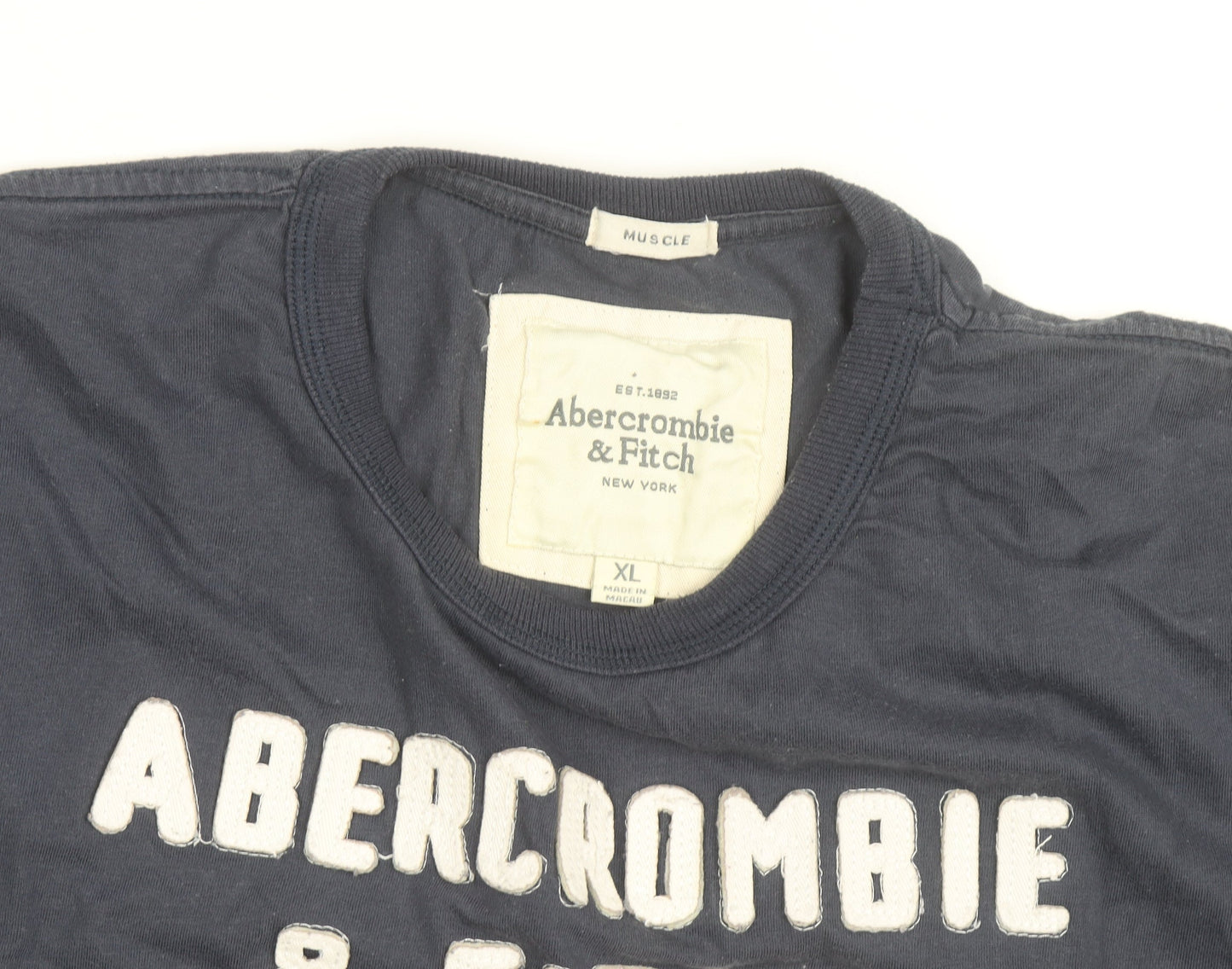Abercrombie & Fitch Men's Blue XL Muscle Fit Graphic T-Shirt