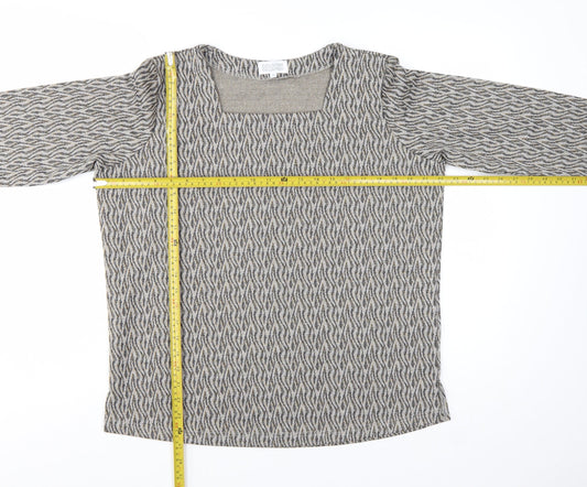 Country Collection Women's Beige Geometric Tunic Top M Long Sleeve Stretch
