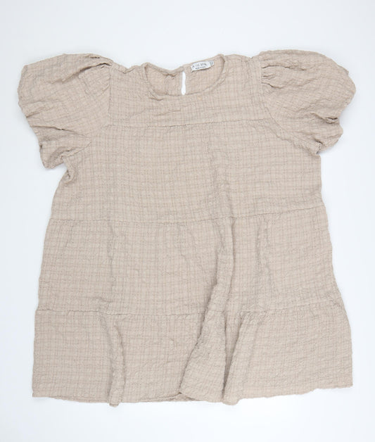 Additional front view of In The Style women’s beige, size UK 26, puff sleeve tiered shift dress