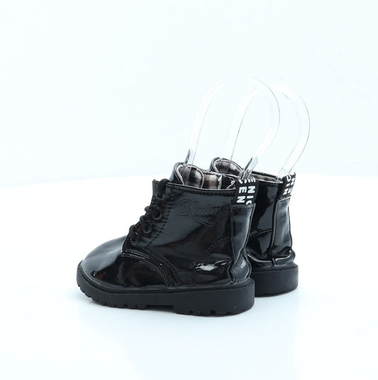 Preworn Girls Black Vinyl Combat Boot UK 5 EUR 22
