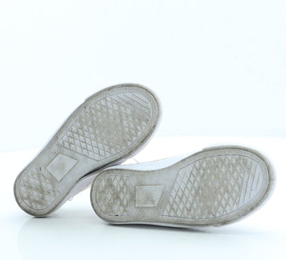 F&F Girls White Geometric Fabric Trainer UK 13 32 - Stars
