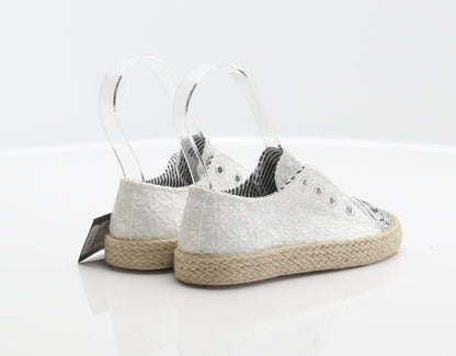 Primark Girls White Floral Fabric Espadrille Casual UK 10 28
