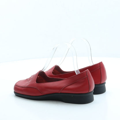 Preworn Womens Red Leather Slip On Flat UK 4 - Cut out detail