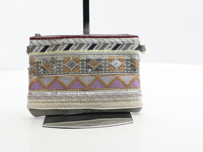 Preworn Womens Multicoloured Geometric Polyester Clutch Size Small