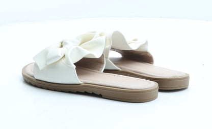 Preworn Girls Beige Polyester Slip On Sandal UK 2.5 35