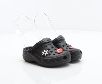 Preworn Boys Black Synthetic Clog Casual UK 4 22 - Car detail, Football detail