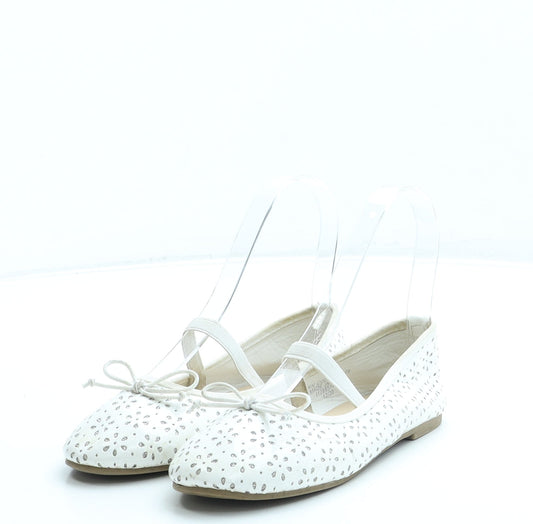 Primark Girls Ivory Geometric Leather Flat UK 12 30 US 13