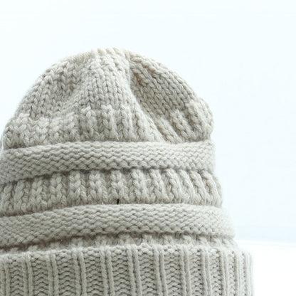 Preworn Womens Beige Acrylic Beanie One Size - Ponytail Hole