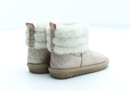 Preworn Girls Gold Polyester Shearling Style Boot UK 7 24