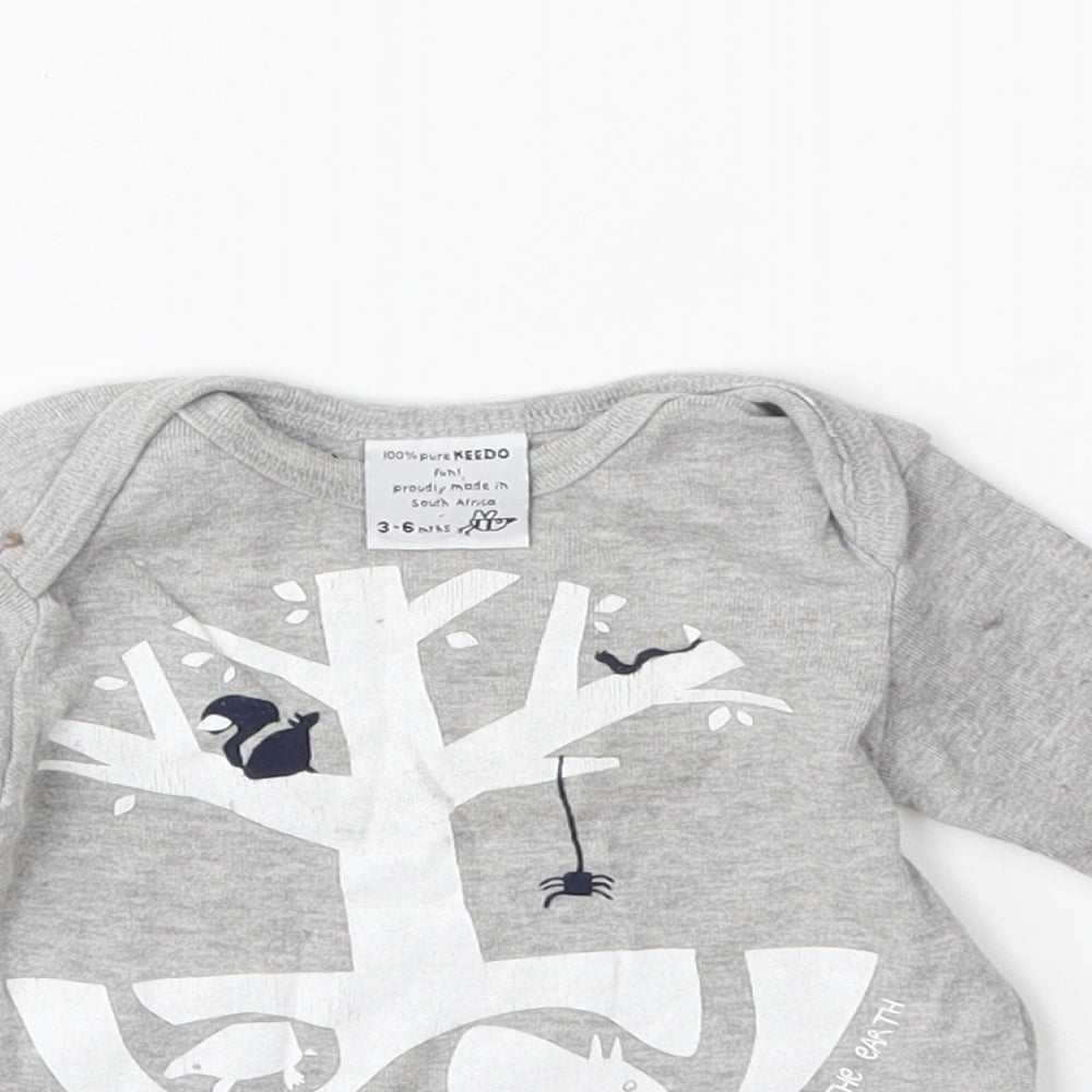 Preworn Baby Grey   Basic T-Shirt Size 3-6 Months