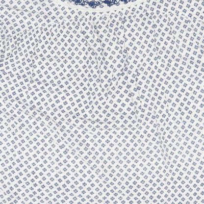 Preworn Womens White Argyle/Diamond  Basic T-Shirt Size 14