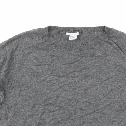 Close-up detail of H&M women’s grey knit jumper, size M