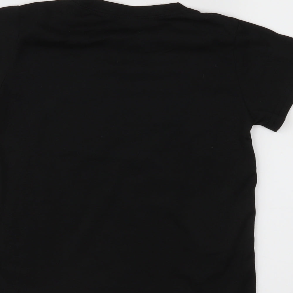 Brand and care label for Preworn boys’ black basic t-shirt, size S