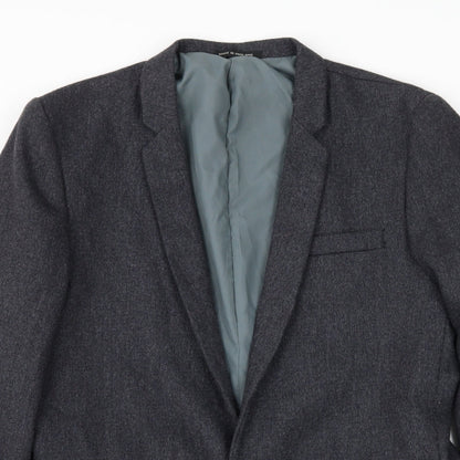 Close-up detail of Stonewall Jackson men’s grey jacket blazer, size M