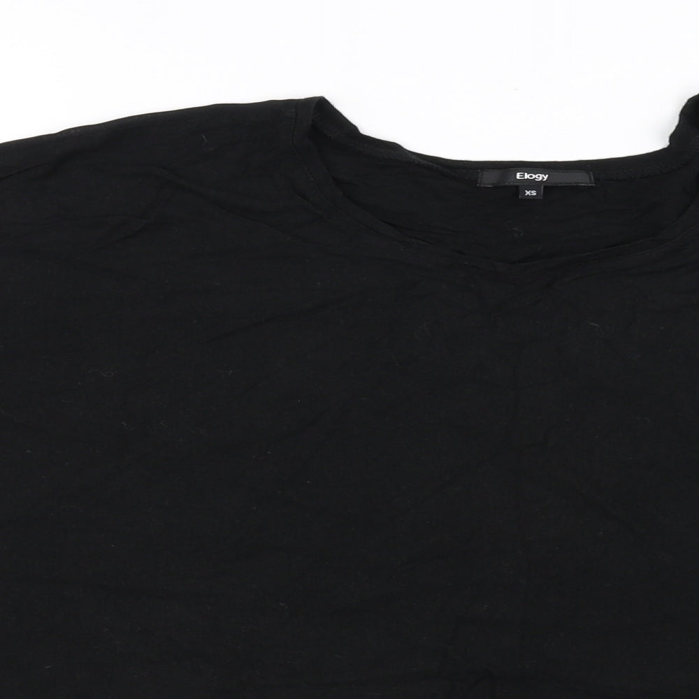 Close-up detail of ELOGY women’s black basic t-shirt, size XS