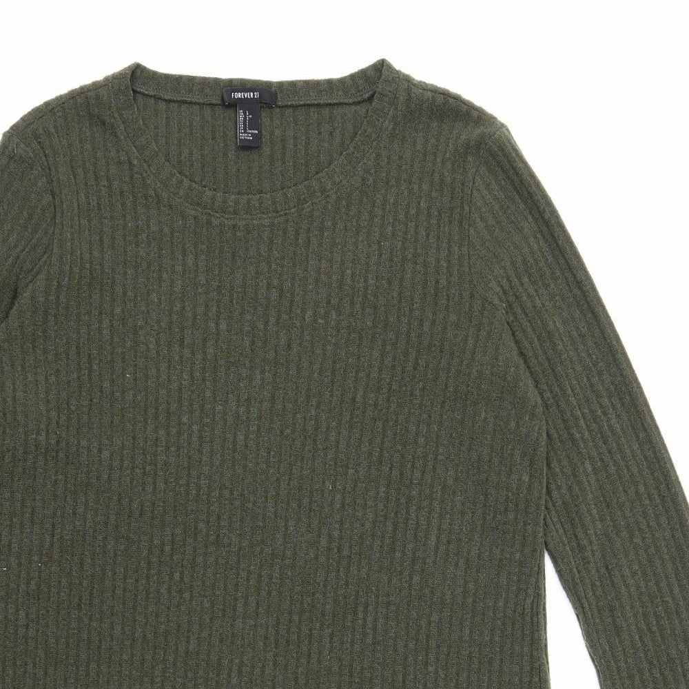 Close-up detail of Forever 21 women’s green jumper, size L