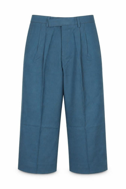Front view of Preworn women’s green chino shorts, size UK 28, in