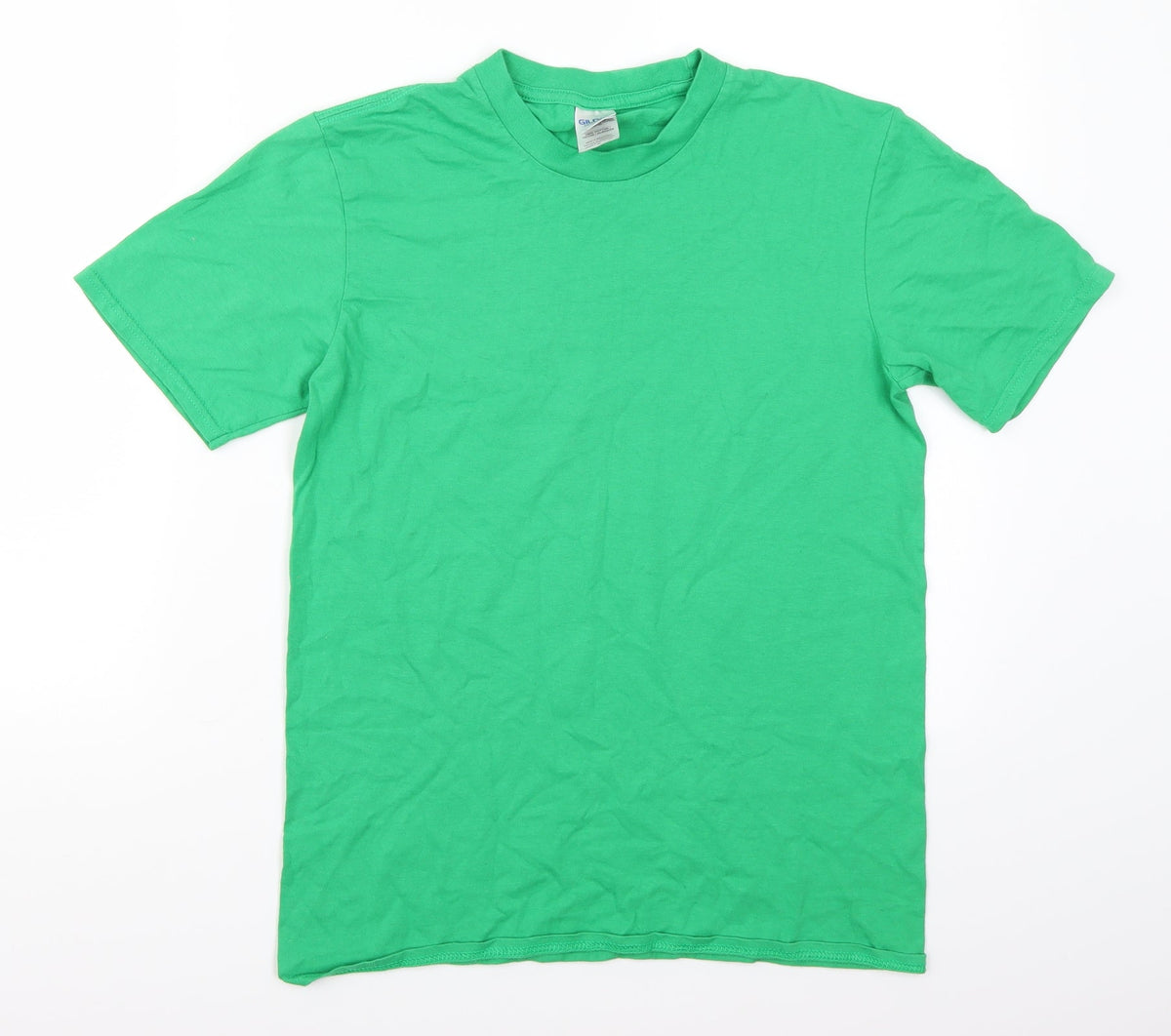 Front view of Gildan boys’ green rayon basic t-shirt, size S