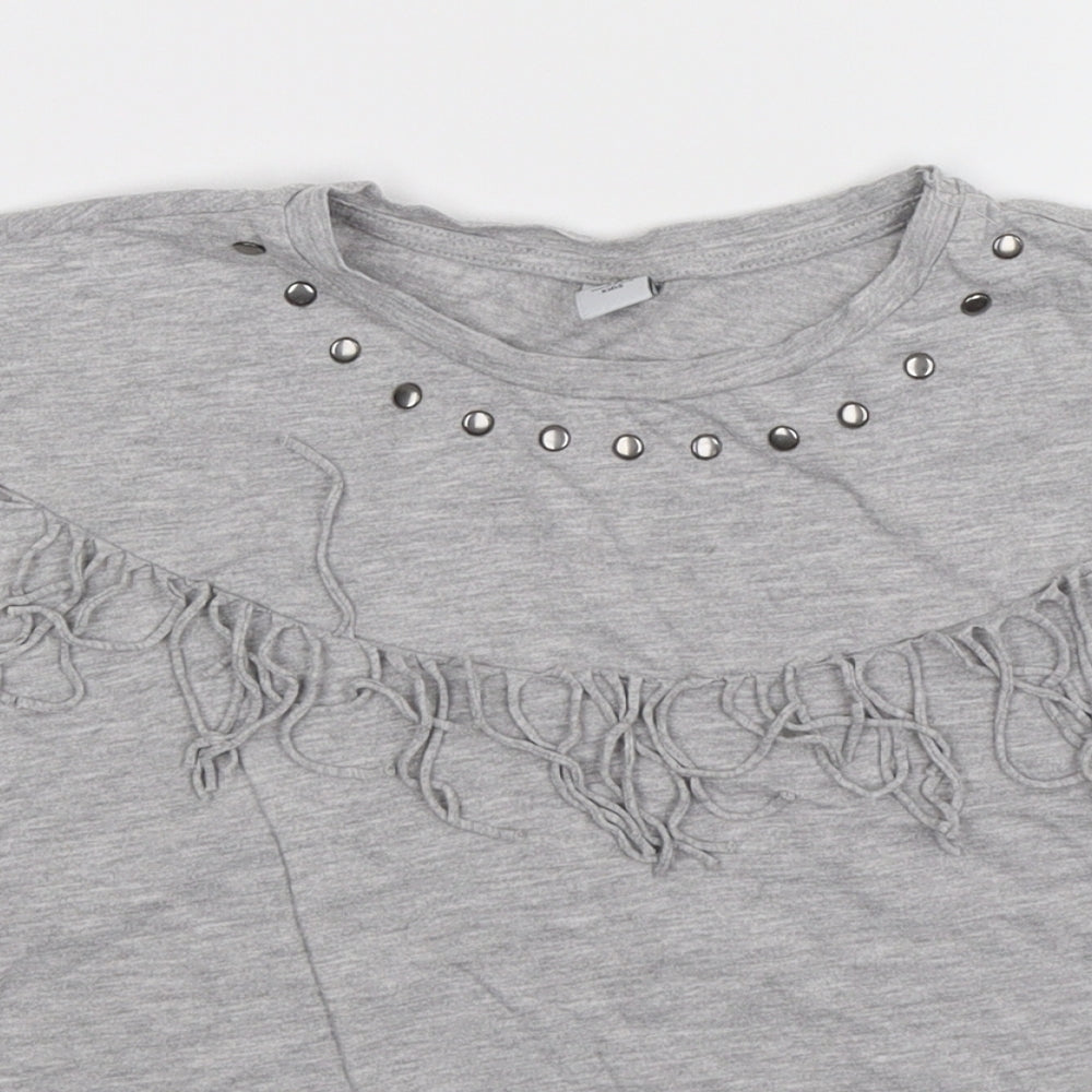 Close-up detail of Tu girls’ grey basic t-shirt, size 7, years