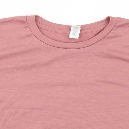 Close-up detail of Bella + Canvas women’s pink basic t-shirt, size M