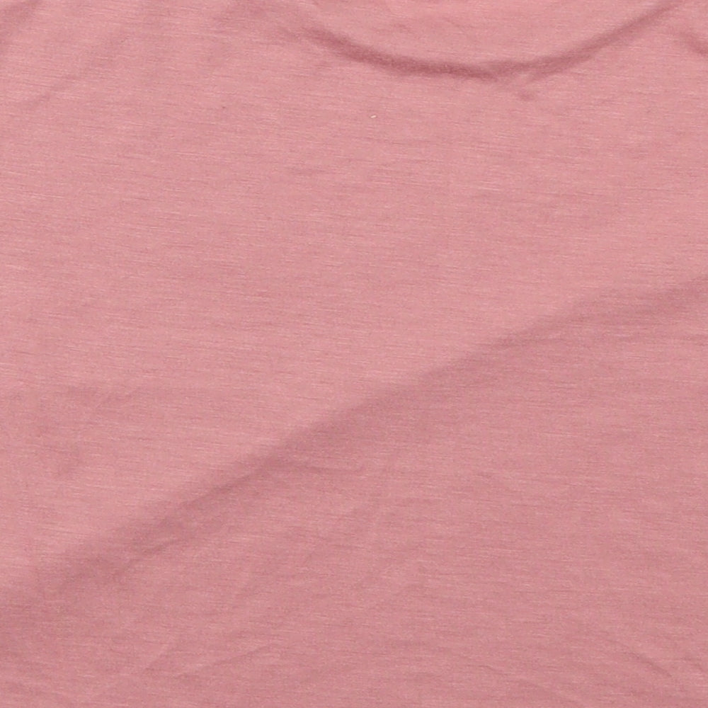 Brand and care label for Bella + Canvas women’s pink basic t-shirt, size M