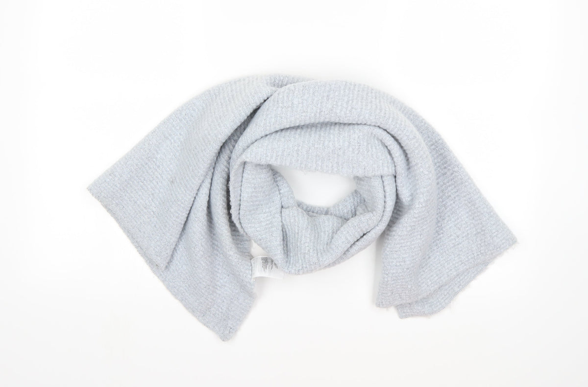 Front view of H&M women’s grey scarf
