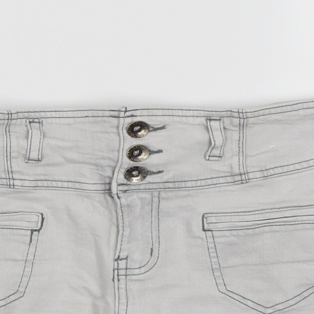 Bullhead Denim Co. Girls Grey  Denim Cut-Off Shorts Size 10-11 Years