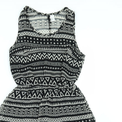 Divided by H&M Womens Black Geometric  A-Line  Size 8  - Dipped hem