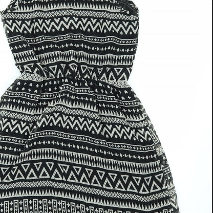 Divided by H&M Womens Black Geometric  A-Line  Size 8  - Dipped hem