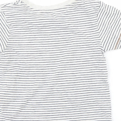 Preworn Boys White Striped  Basic T-Shirt Size 2-3 Years