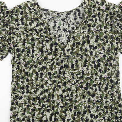 Nutmeg Womens Green Floral  Basic T-Shirt Size 8