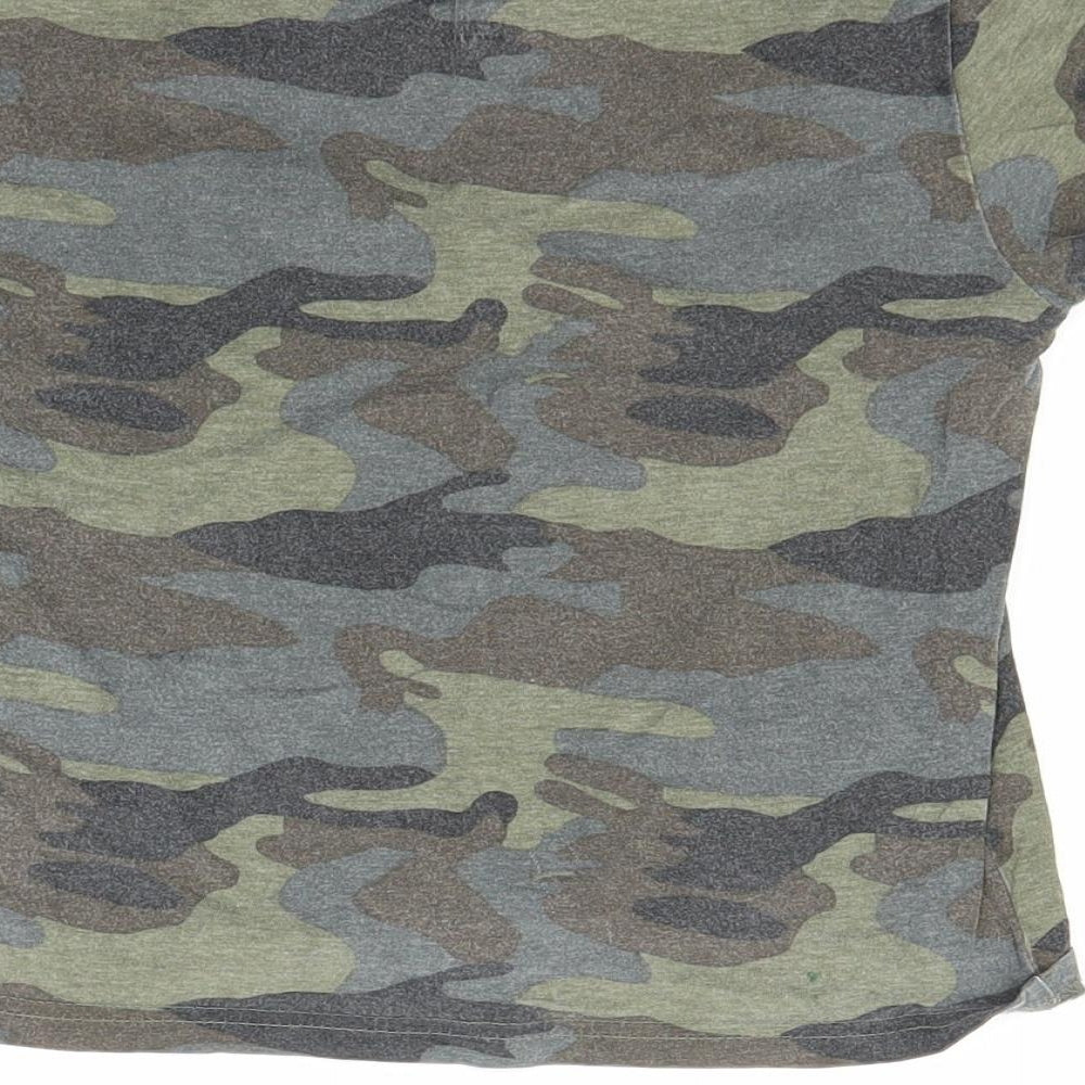 Primark Boys Green Camouflage  Basic T-Shirt Size 5-6 Years