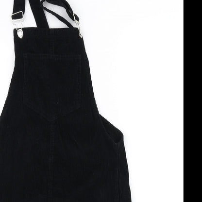 Close-up detail of DENIMCO women’s black a-line, size UK 6
