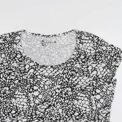 Authentic Womens Black Animal Print  Basic T-Shirt Size 18