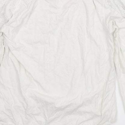 YD Girls White   Basic T-Shirt Size 11-12 Years